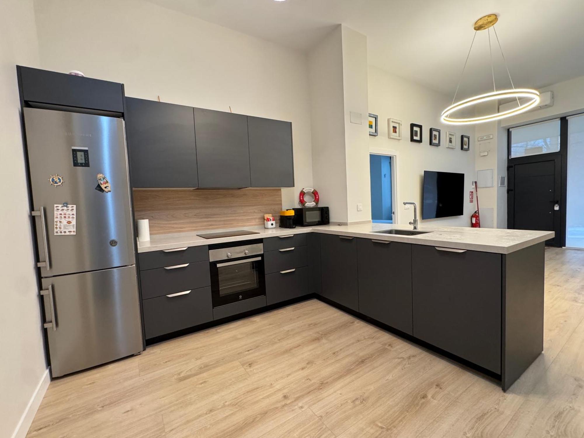 Luxury Suite Wifi Ac Servicios En La Puerta Madrid Luaran gambar