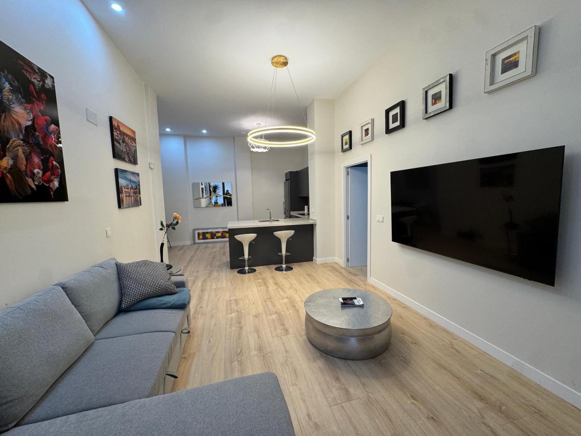 Luxury Suite Wifi Ac Servicios En La Puerta Madrid Luaran gambar